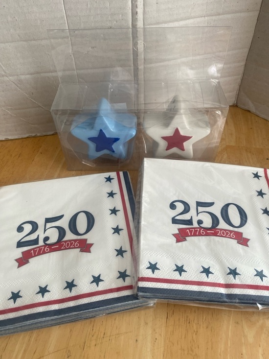 Other - Patriotic Star salt & pepper shakers w 250th Anniversary Napkins (40) NWT Bbq